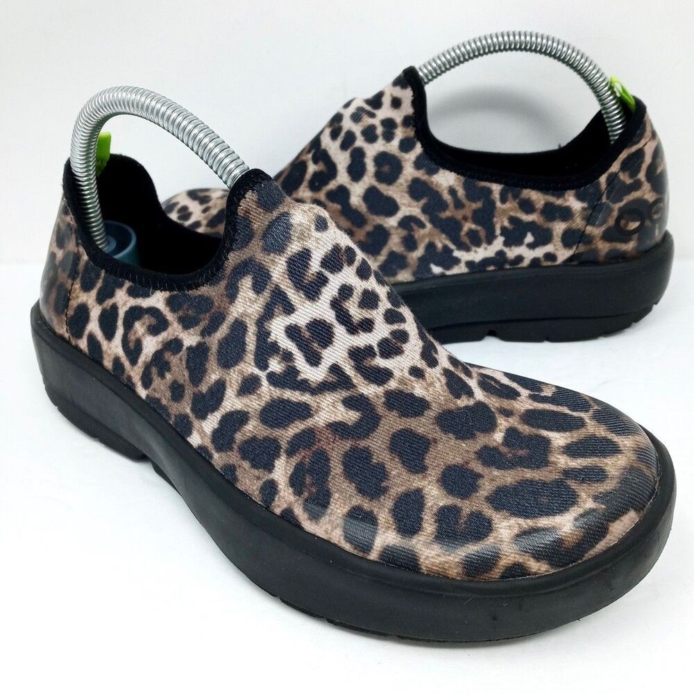 Oofos Oomg Eezee Women’s Size 7 Cheetah Print Recovery Slip On Comfort Shoes